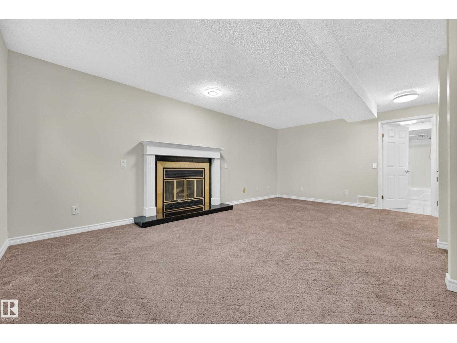 10332 21 AV NW — photo 33
