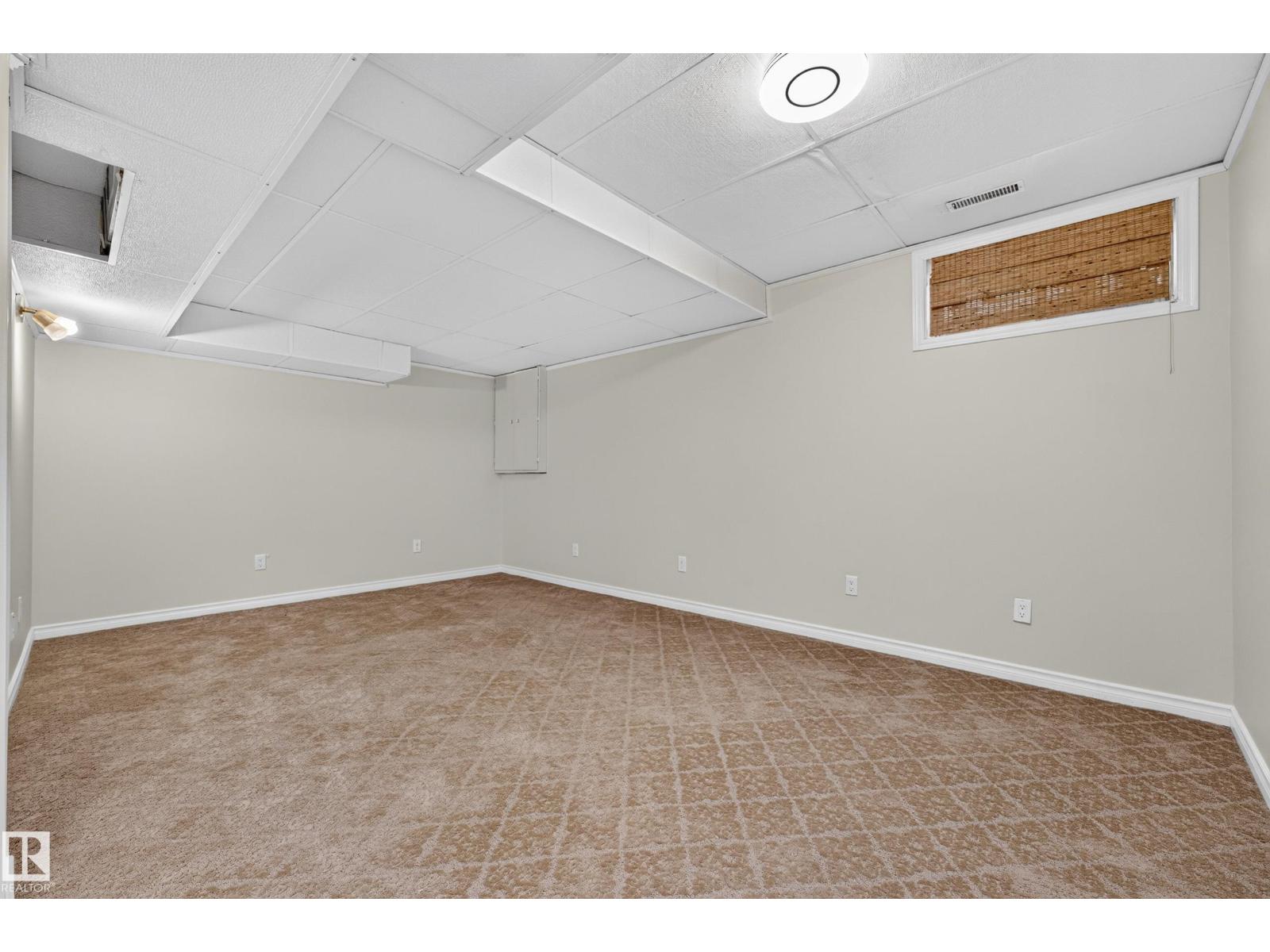 10332 21 AV NW — photo 35