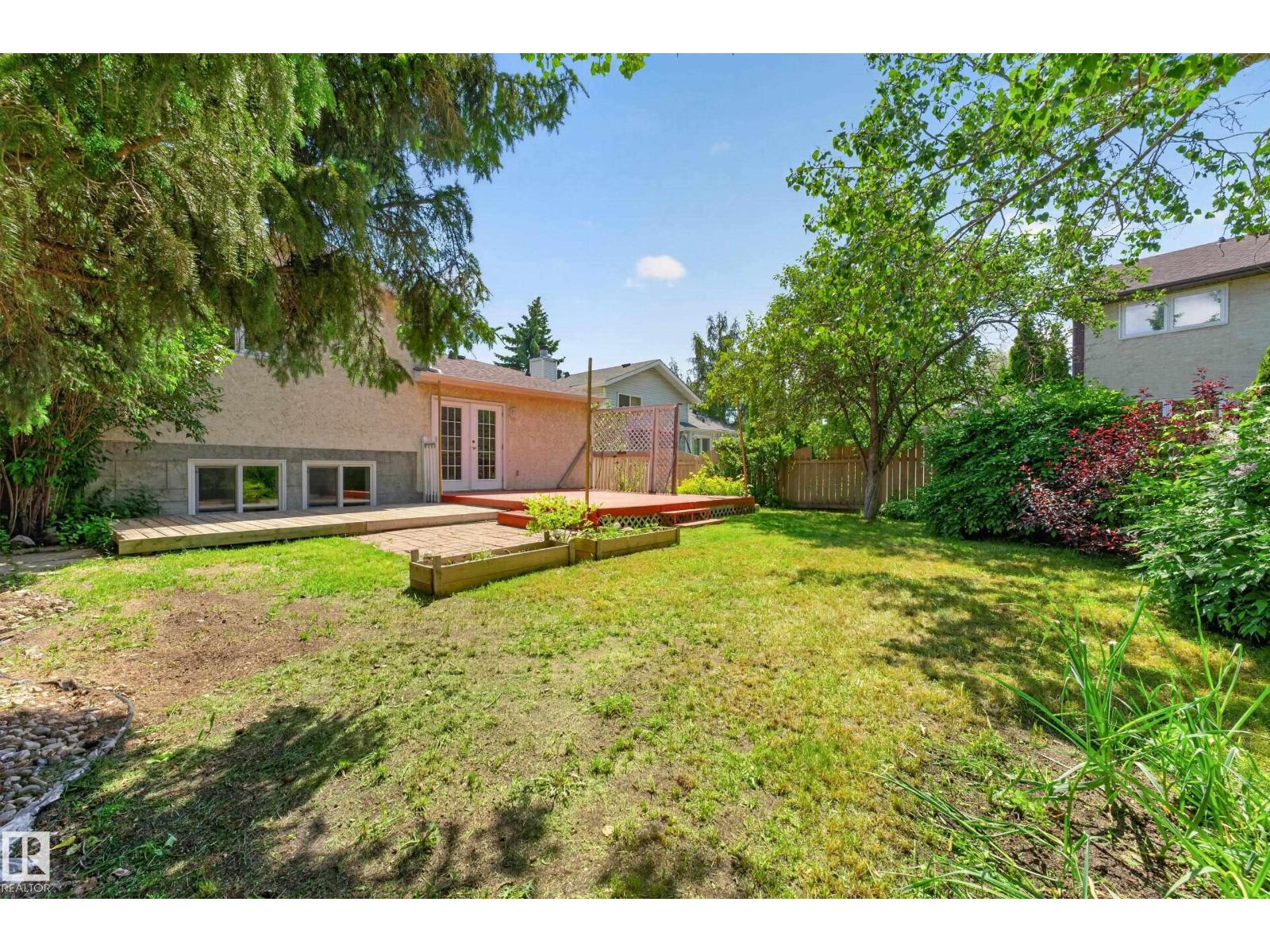 10332 21 AV NW — photo 46