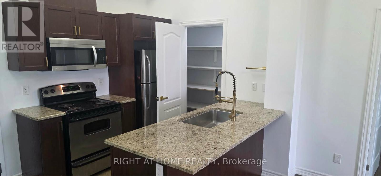 #404 1360 COSTIGAN ROAD - 6