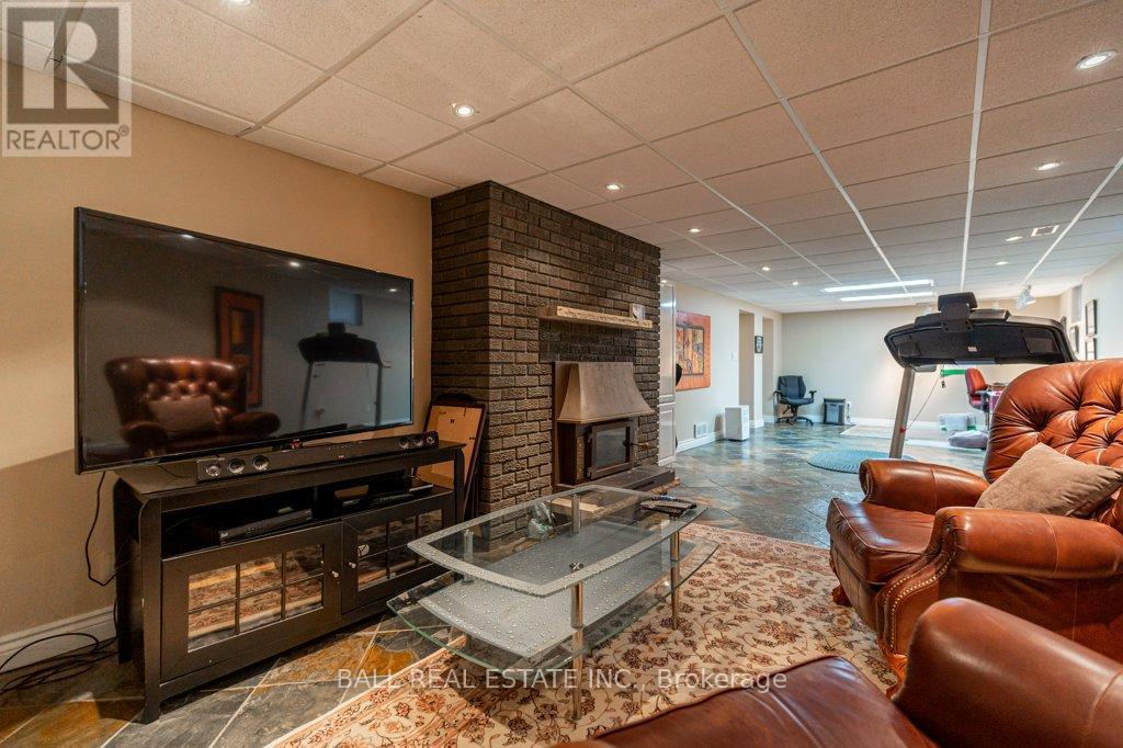 1484 HAWKSWOOD DRIVE - 30