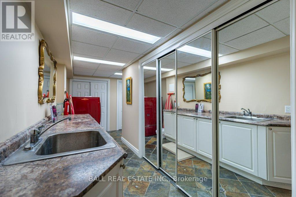 1484 HAWKSWOOD DRIVE - 35