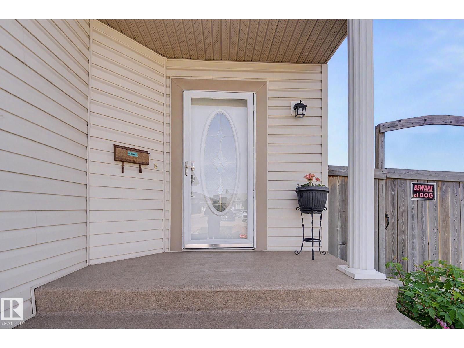 262 DUNVEGAN RD NW - 4