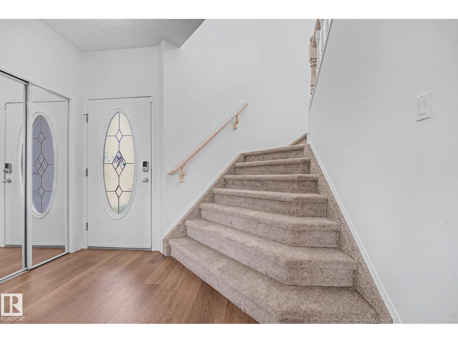 262 DUNVEGAN RD NW - 5
