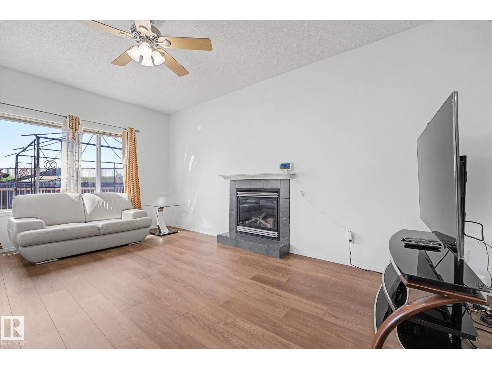 262 DUNVEGAN RD NW - 6