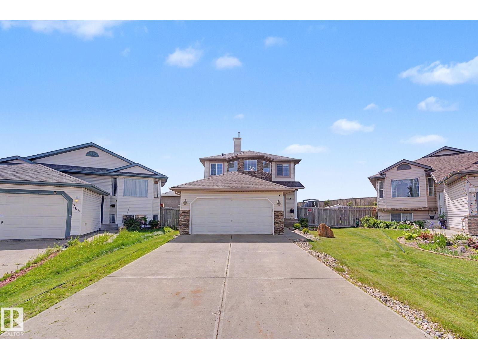 262 DUNVEGAN RD NW - 2