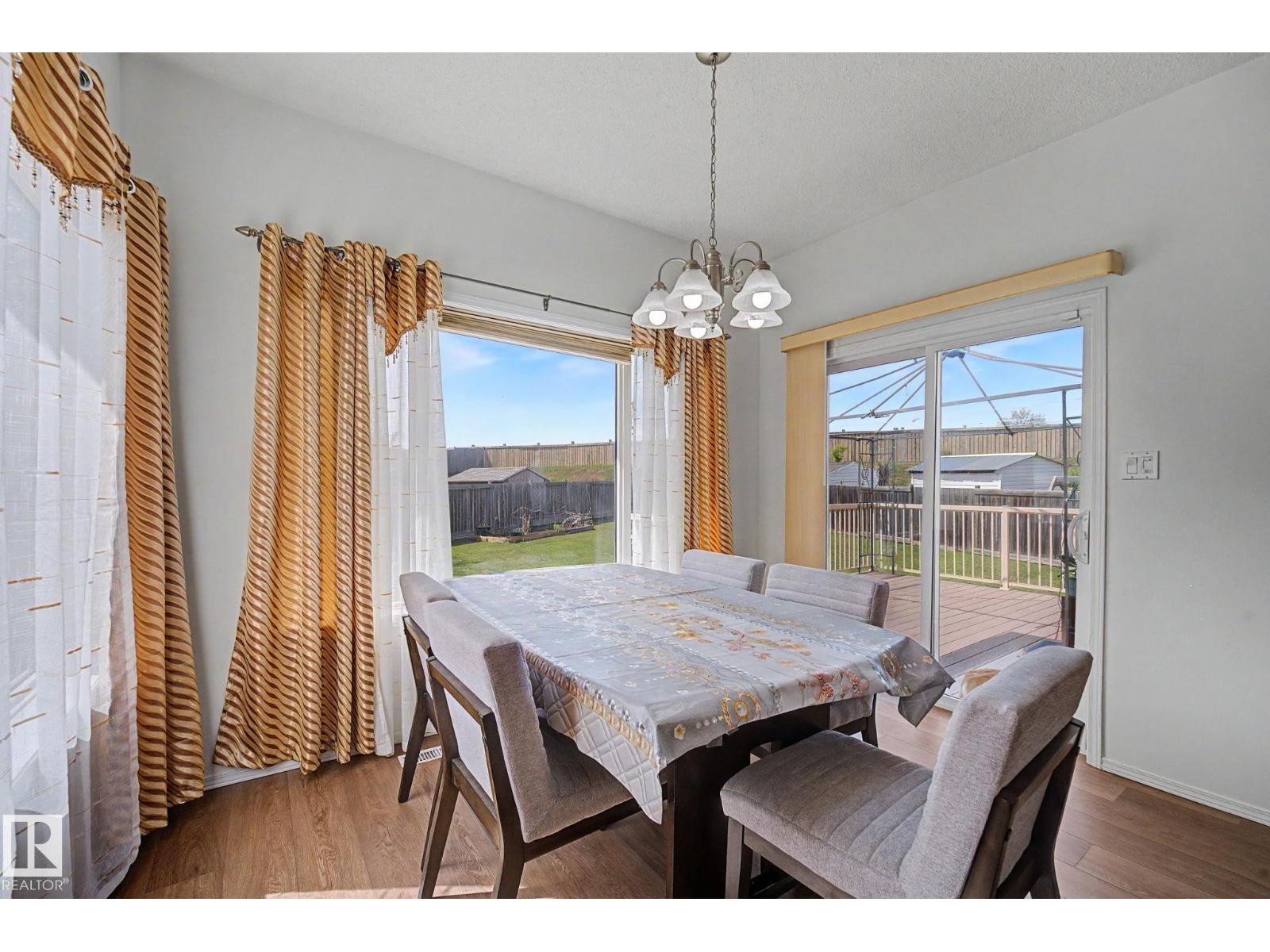 262 DUNVEGAN RD NW - 20