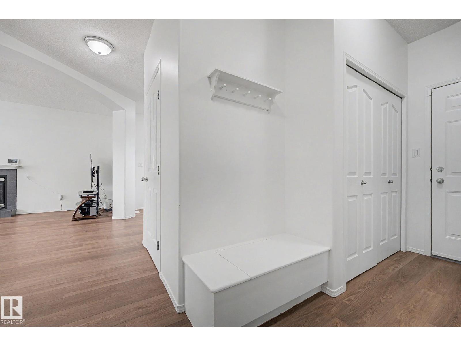 262 DUNVEGAN RD NW - 24