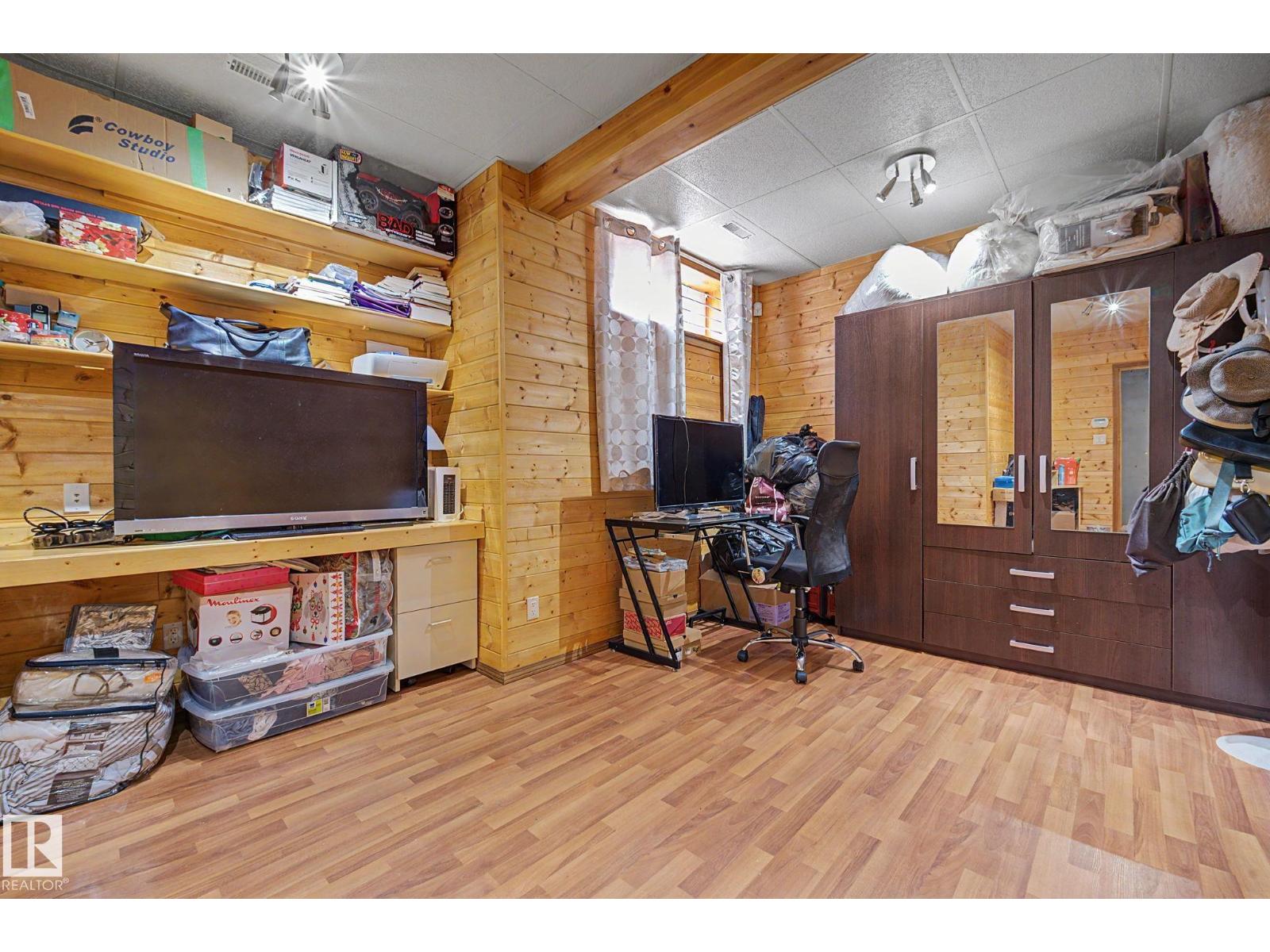 262 DUNVEGAN RD NW - 41