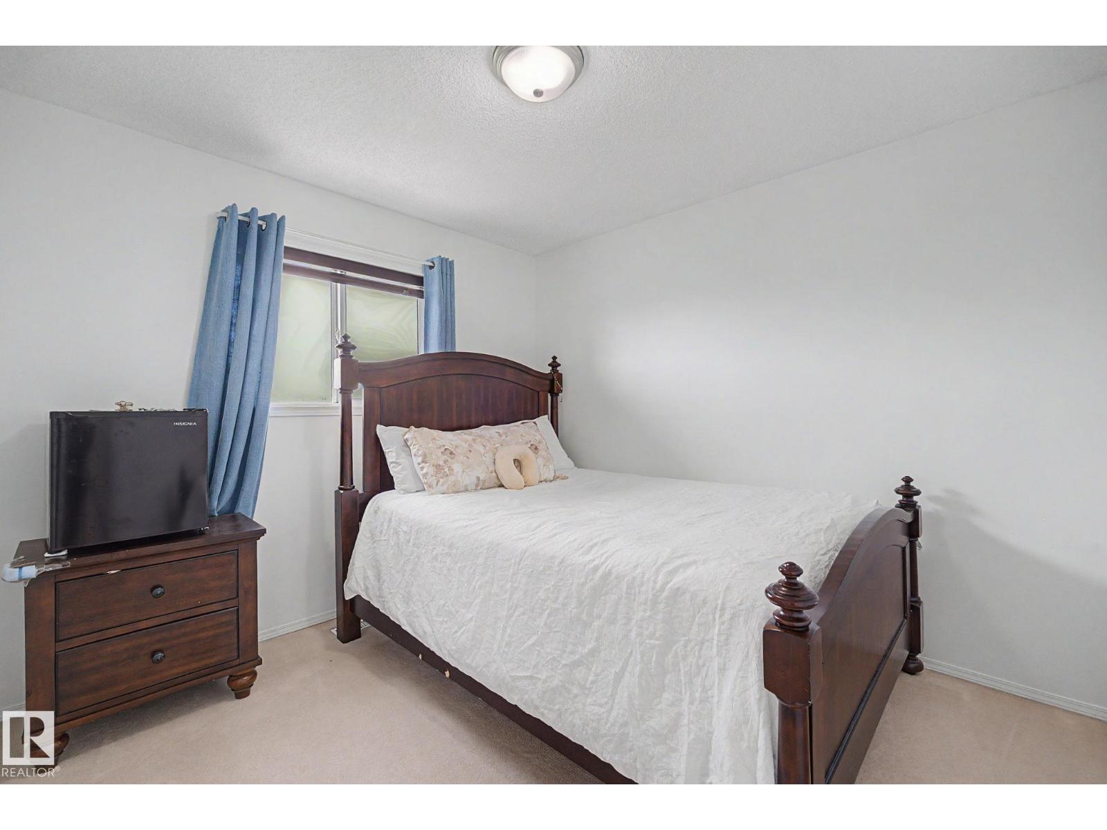 262 DUNVEGAN RD NW - 30