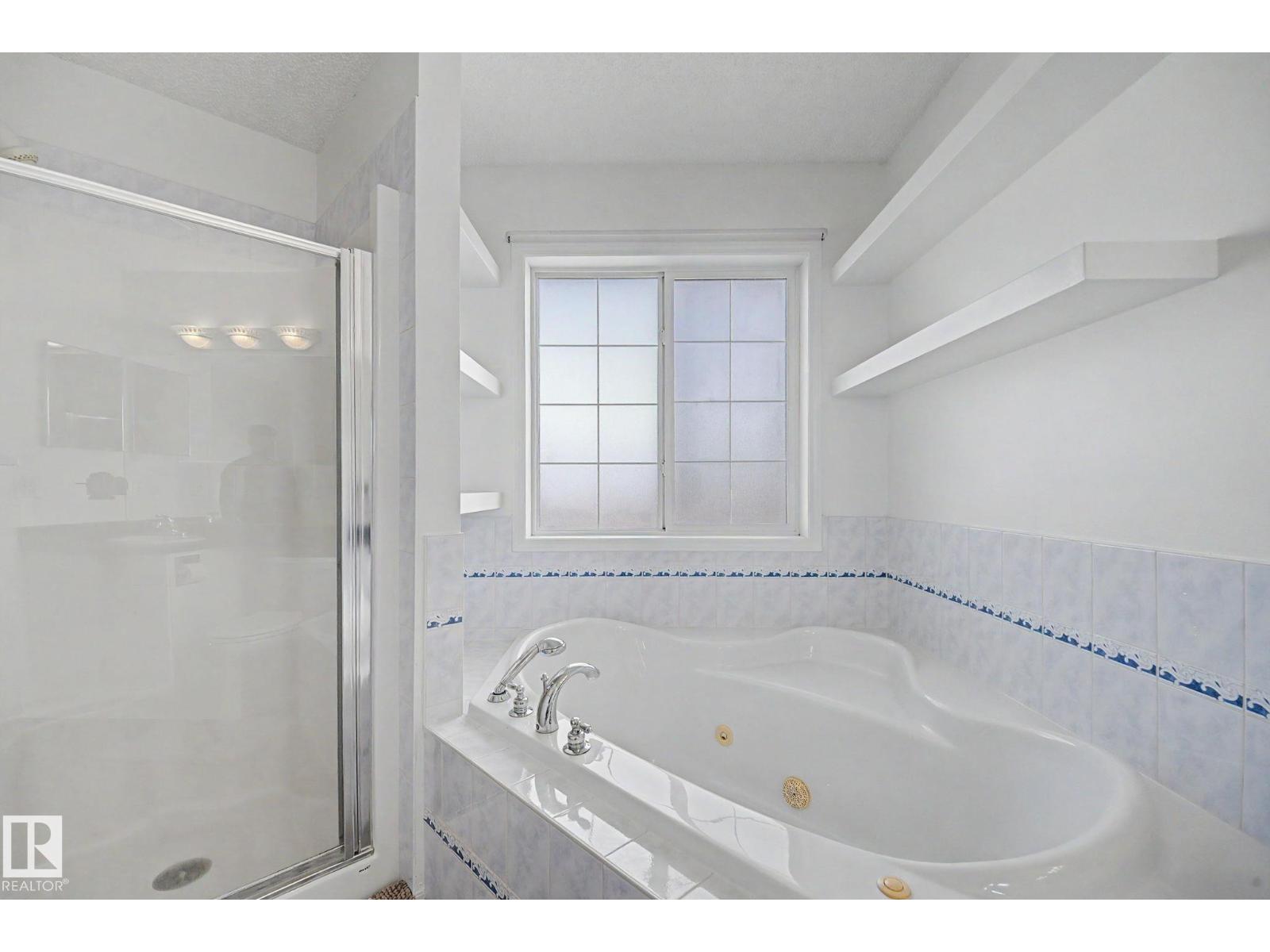 262 DUNVEGAN RD NW - 38