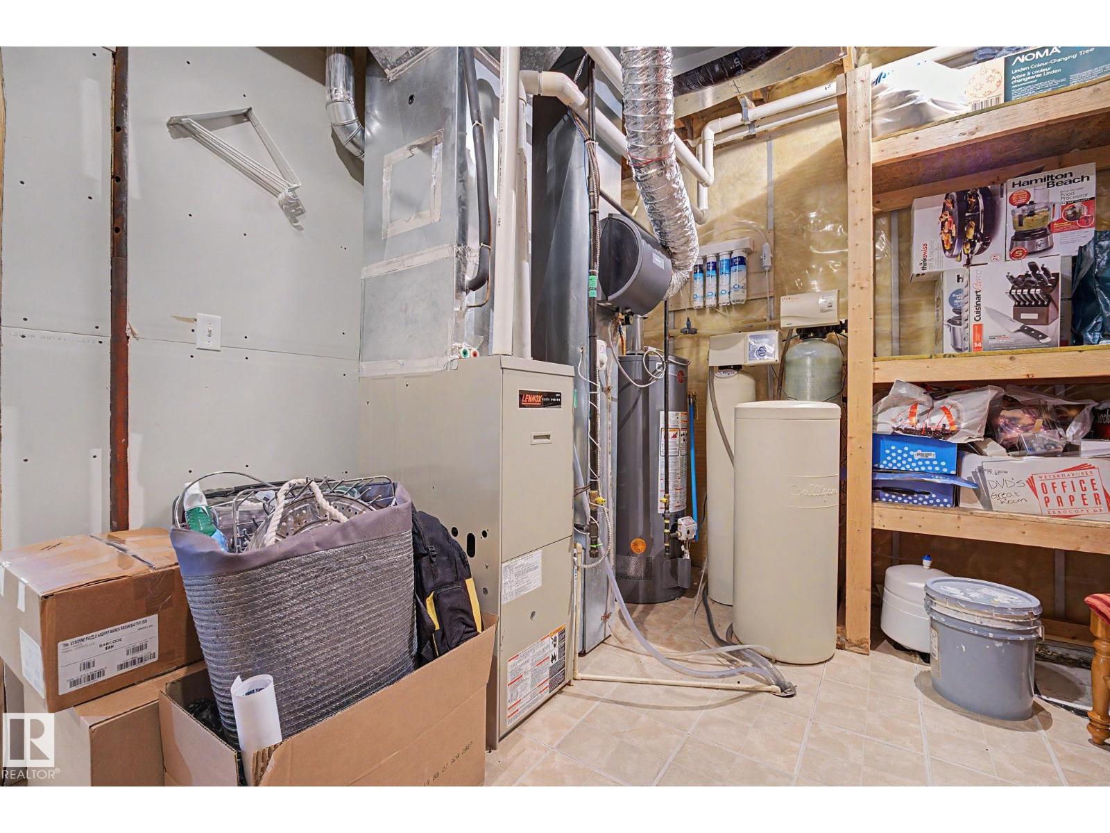 262 DUNVEGAN RD NW - 44