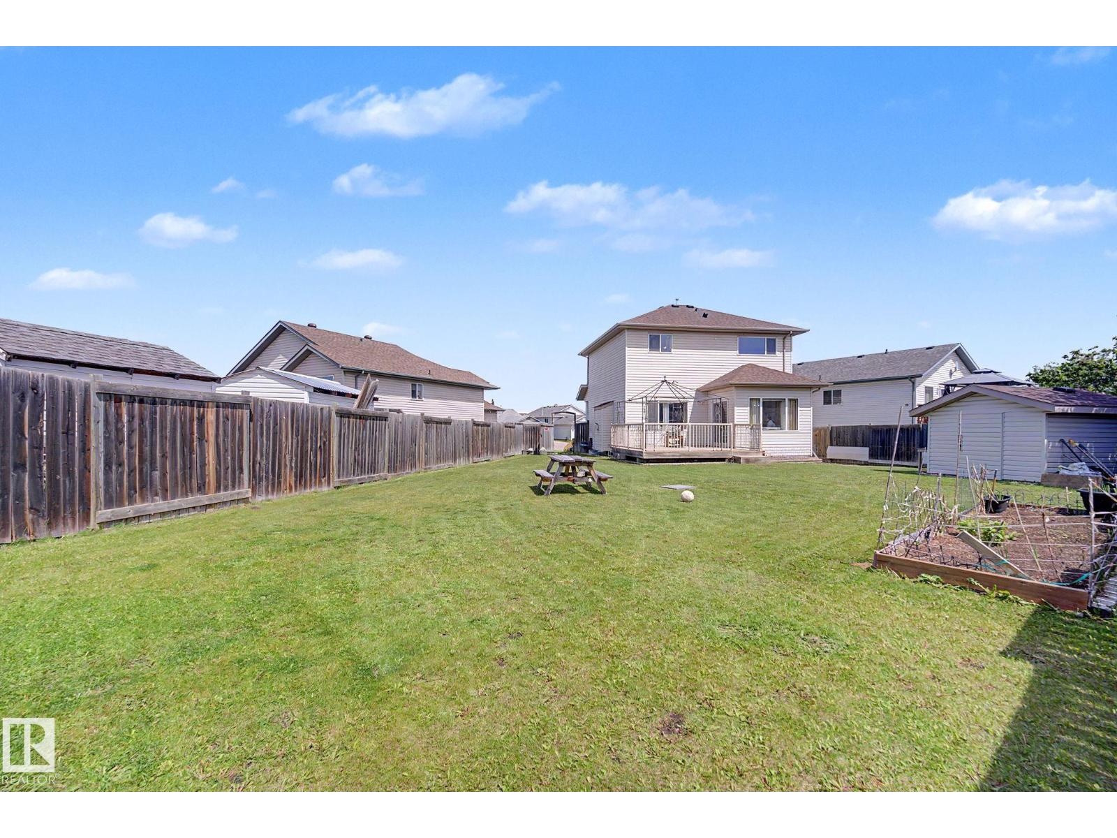 262 DUNVEGAN RD NW - 50