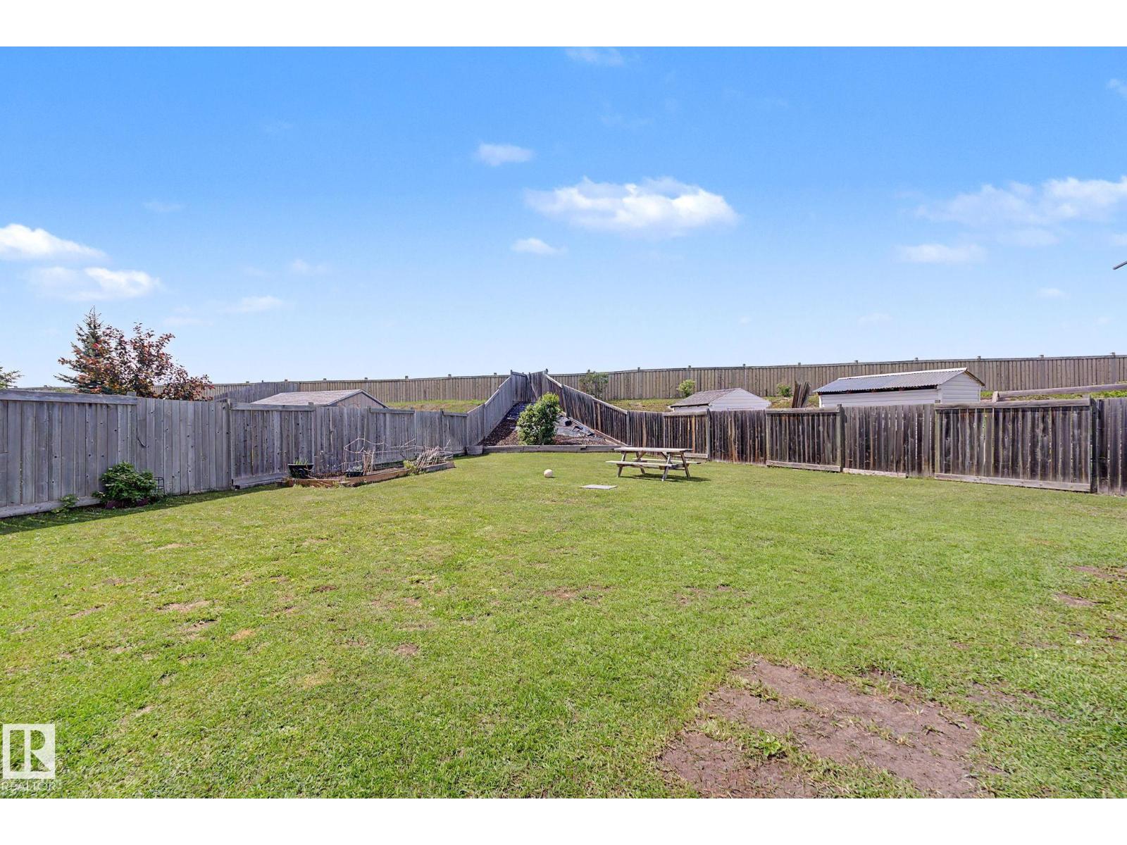 262 DUNVEGAN RD NW - 47