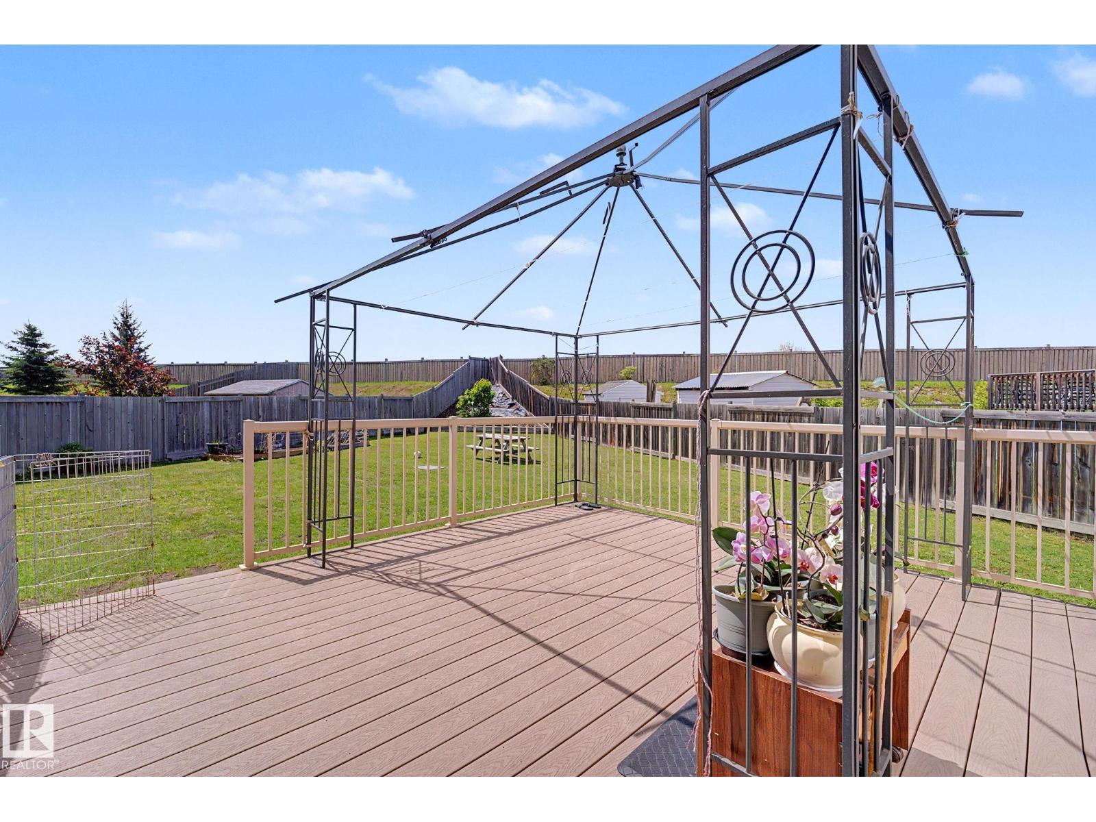 262 DUNVEGAN RD NW - 52