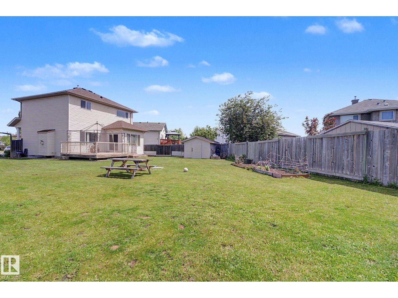 262 DUNVEGAN RD NW - 49