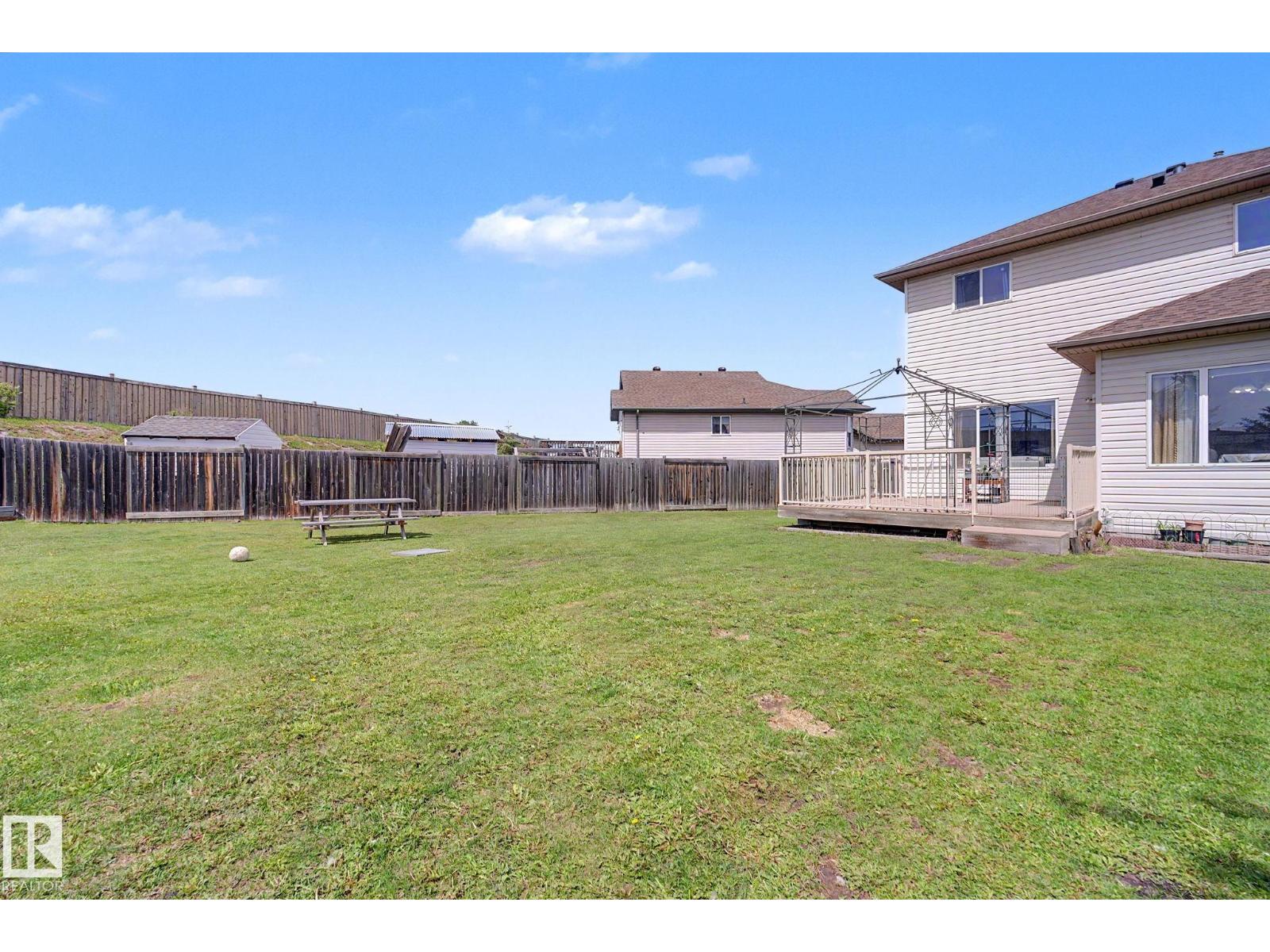 262 DUNVEGAN RD NW - 48