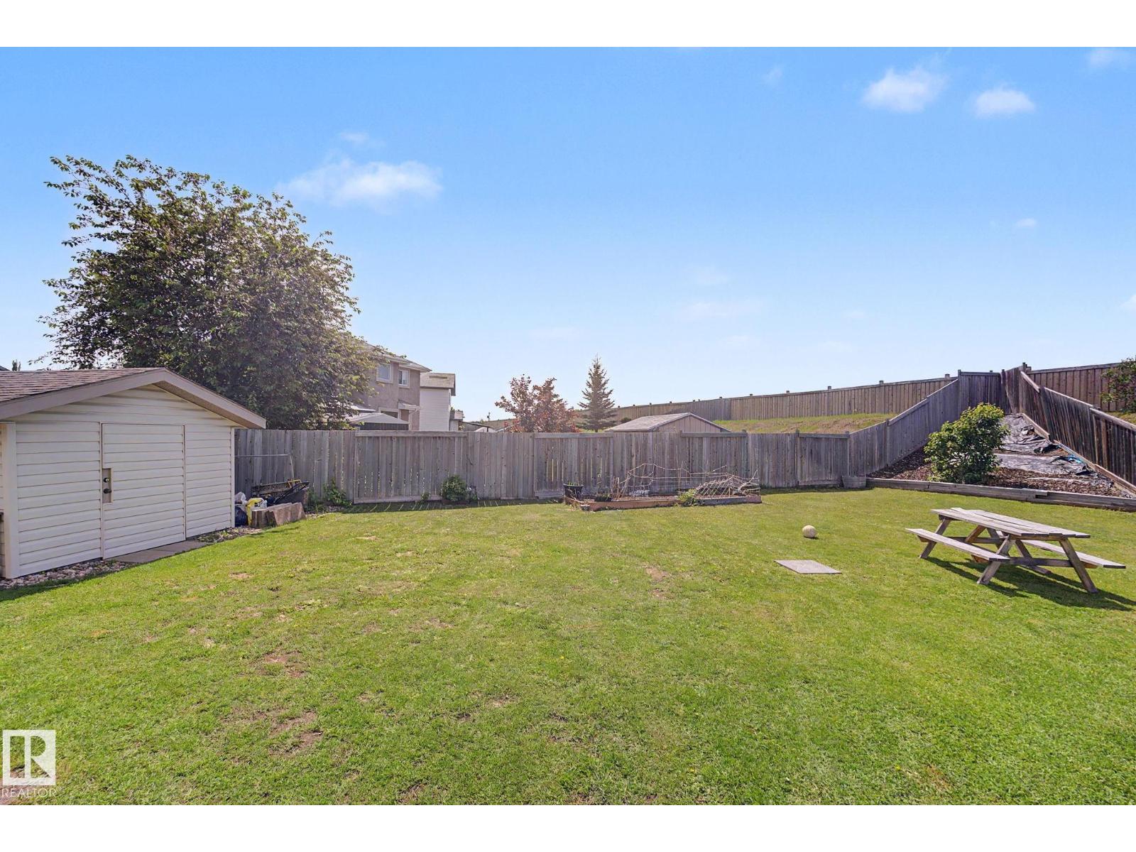 262 DUNVEGAN RD NW - 55
