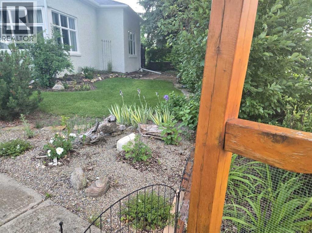 405 3 Avenue W — photo 42