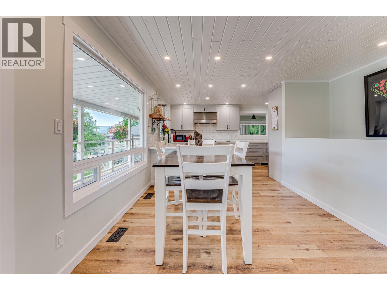 8067 Beachcomber Bay Road - 9