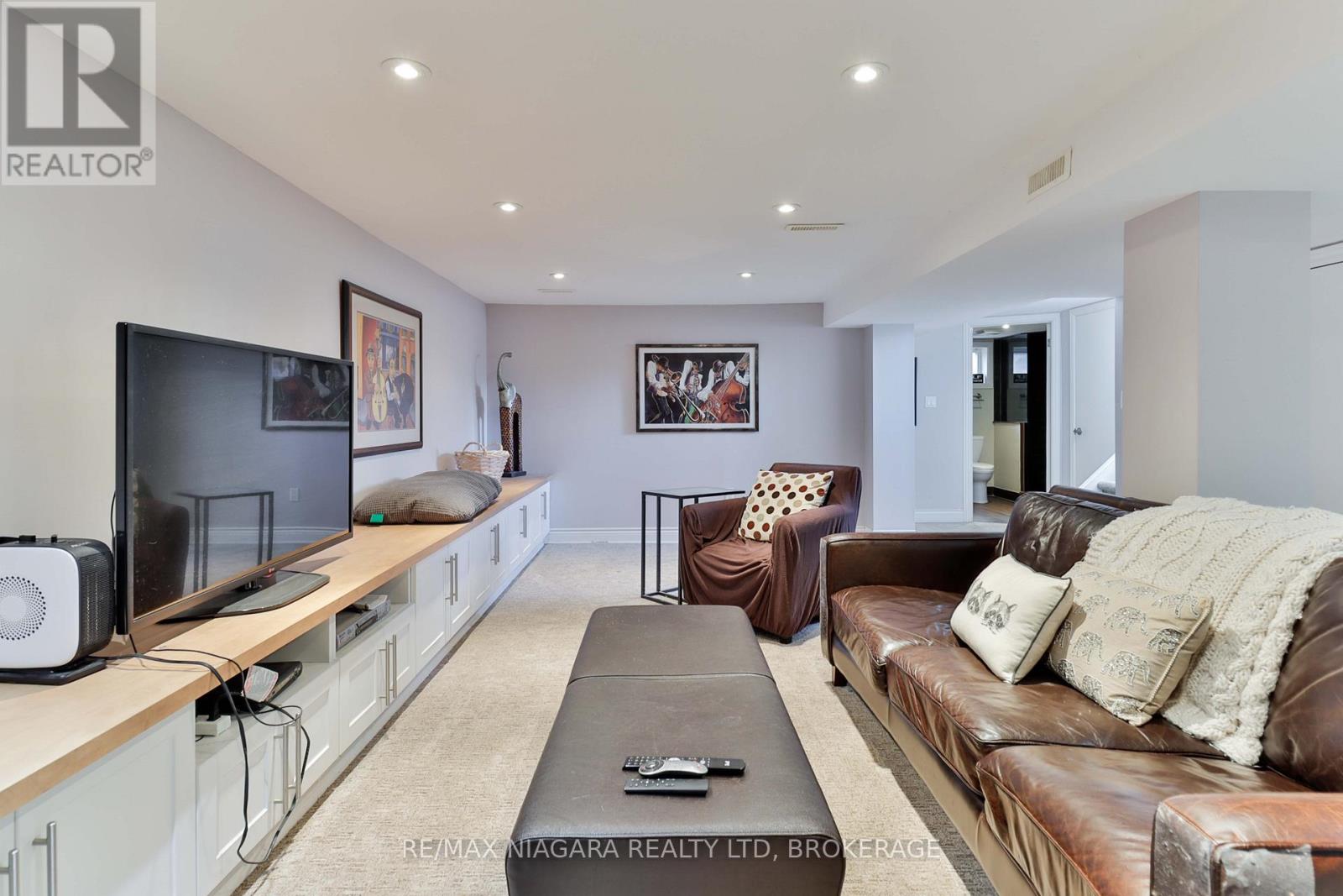 65 CRAIGMORE CRESCENT - 34