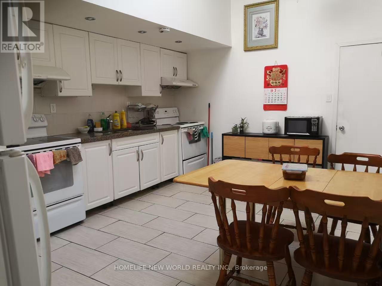 584 DUNDAS STREET W - 2