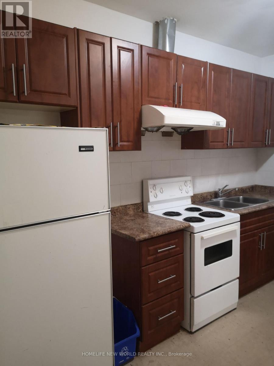 584 DUNDAS STREET W - 4
