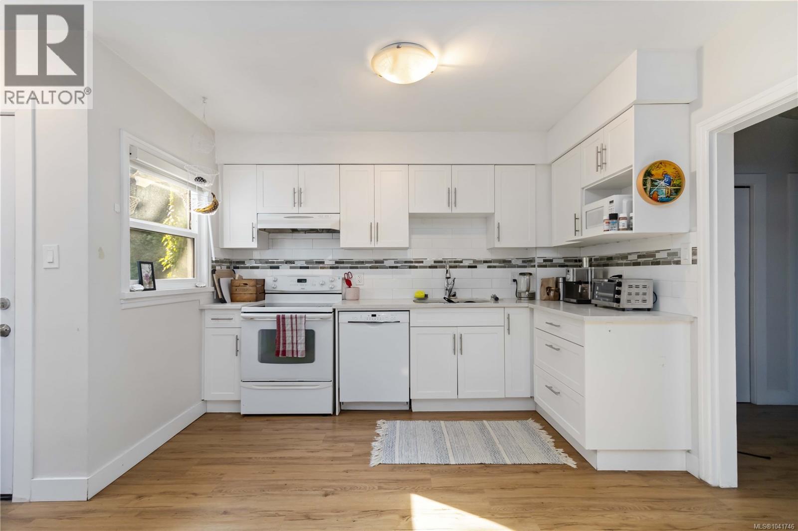 3104-3106 Richmond Rd - 21
