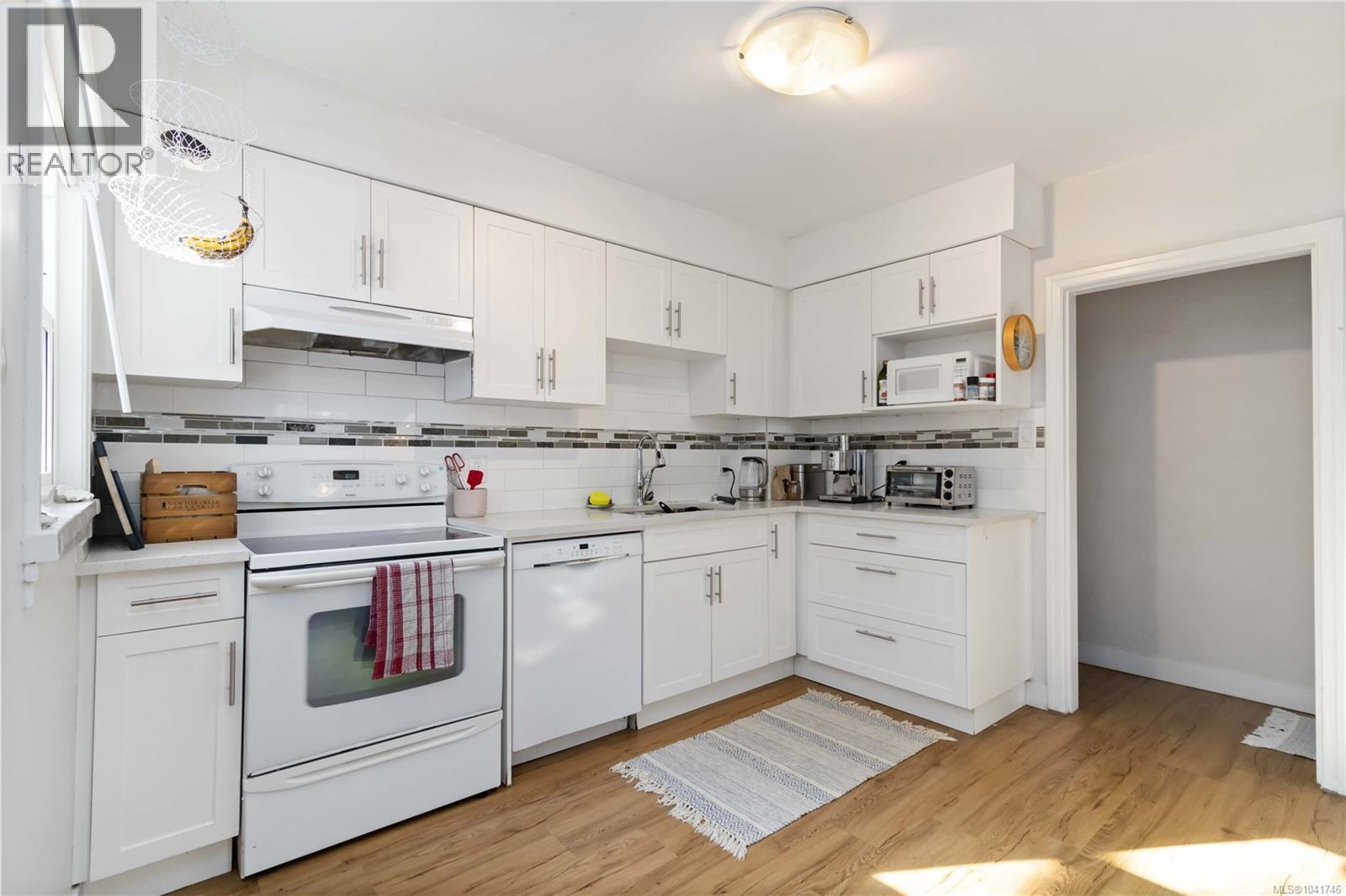 3104-3106 Richmond Rd - 22