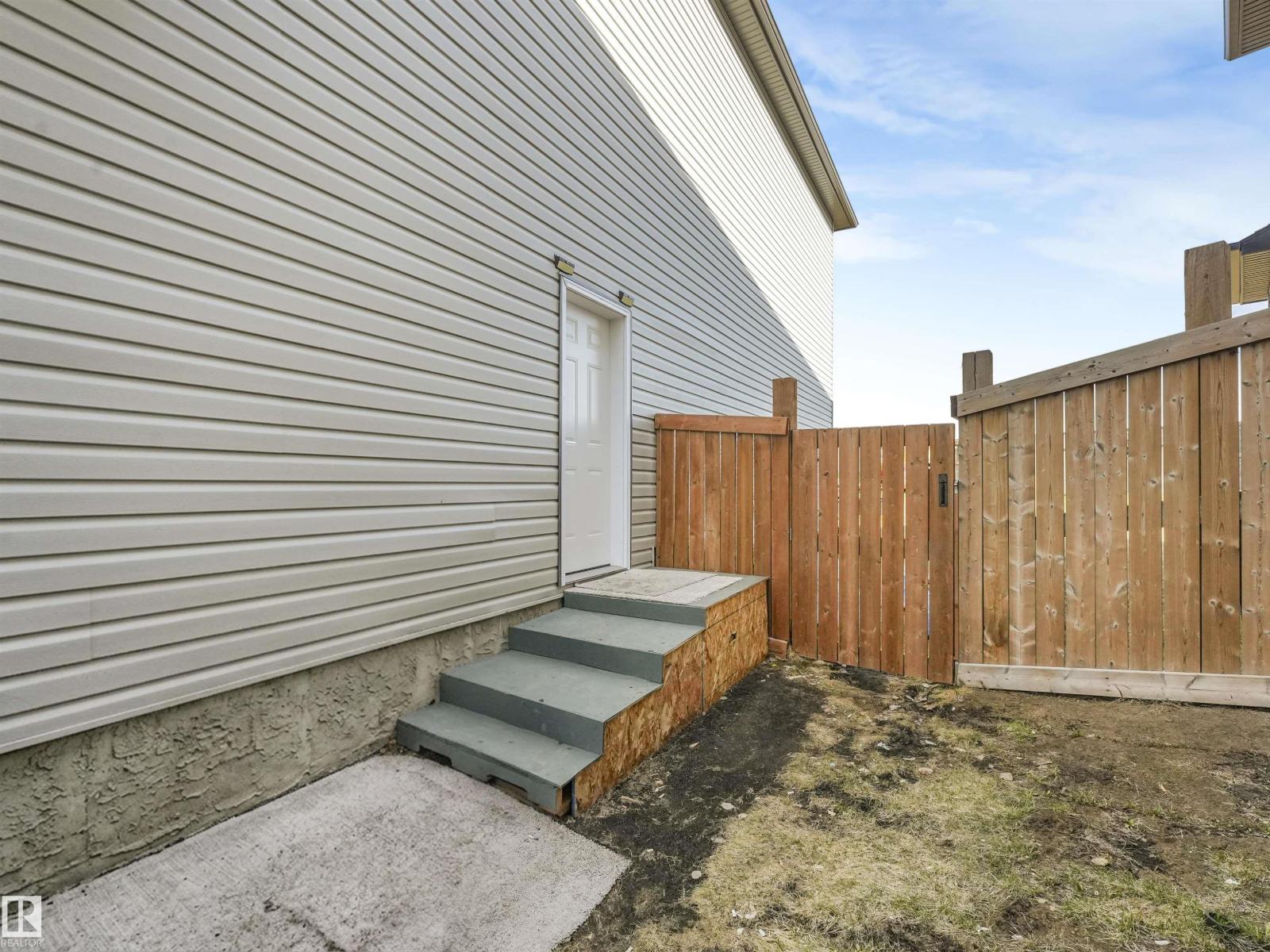 17171 38 ST NW - 47