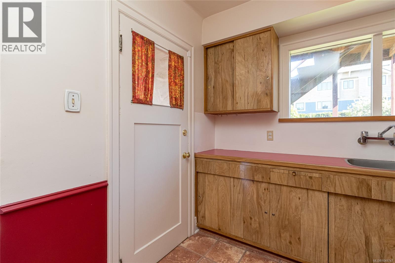 690 Dallas Rd - 24