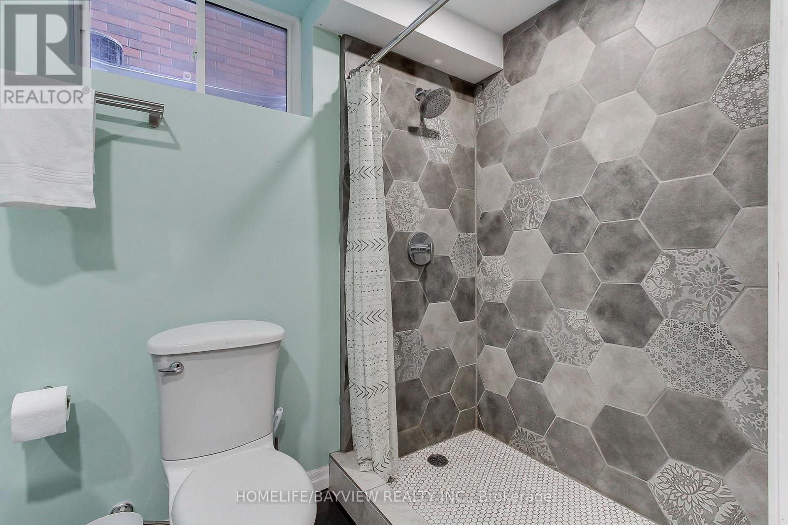 35 BOOTH LANE - 23