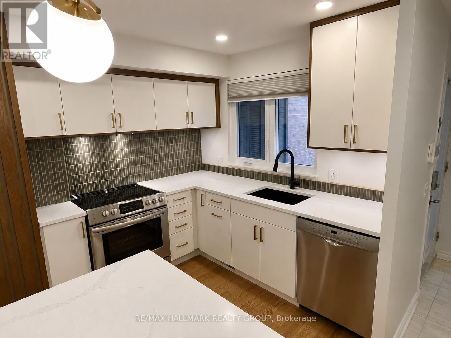 3 Bed, 2 Bath House for Rent in Ottawa – 285 BRUYERE STREET, Ottawa – MLS# X13492378 - Image 4