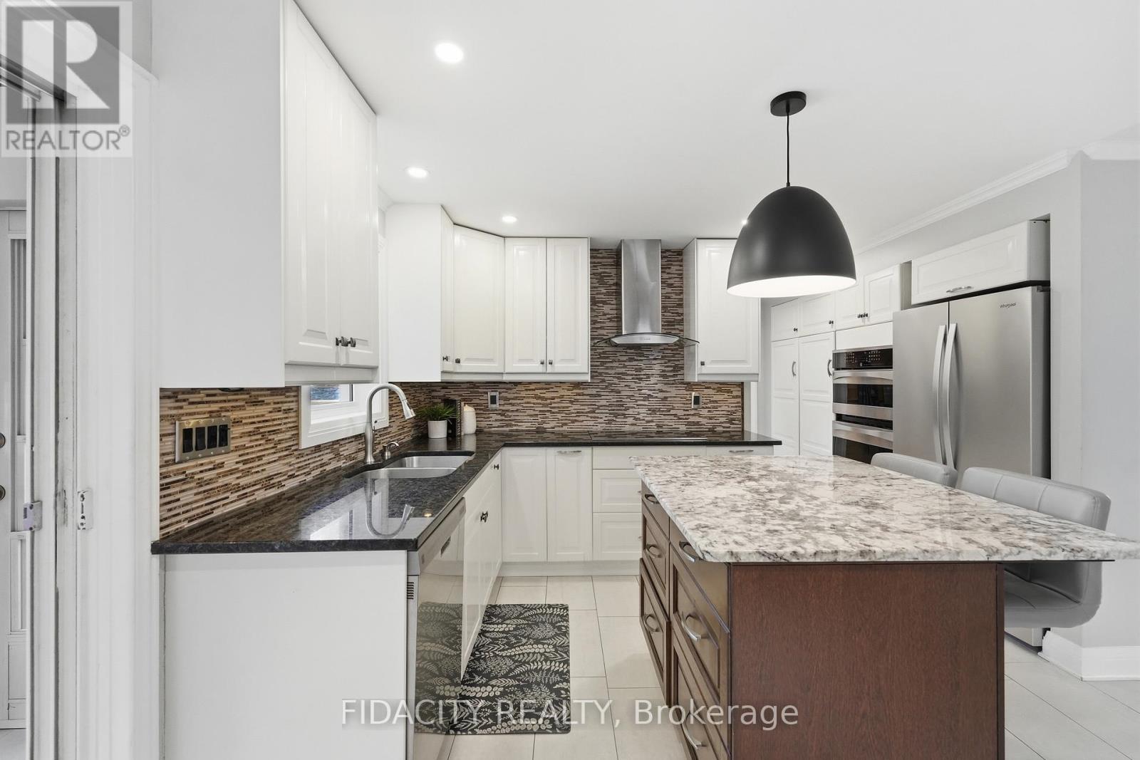 4 Bed, 4 Bath House for Sale in Ottawa – 13 POOLE CREEK CRESCENT, Ottawa – MLS# X13498030 - Image 15