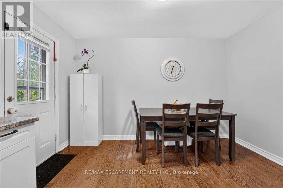 #6 156 ST CATHARINES STREET - 16