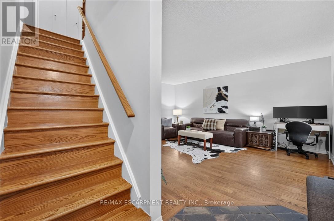 #6 156 ST CATHARINES STREET - 23