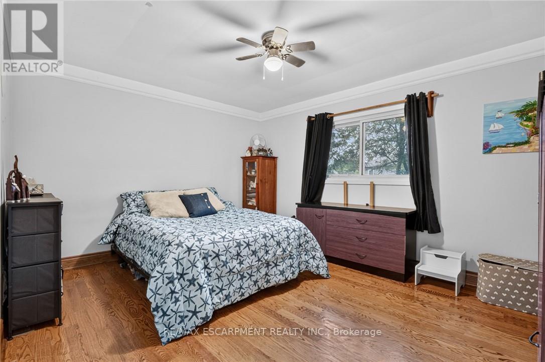 #6 156 ST CATHARINES STREET - 25