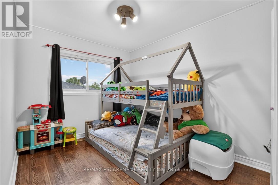 #6 156 ST CATHARINES STREET - 27
