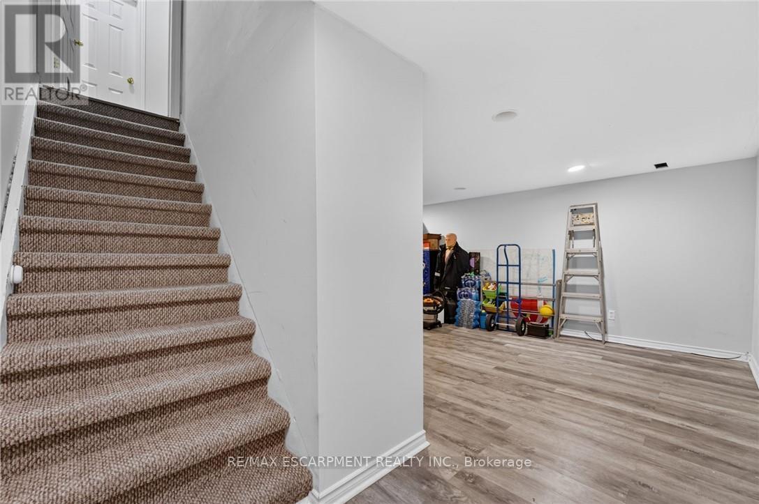 #6 156 ST CATHARINES STREET - 31