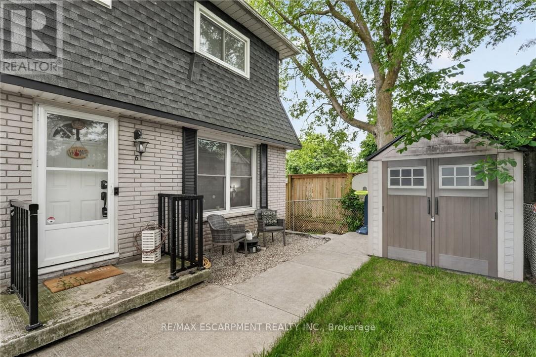 #6 156 ST CATHARINES STREET - 38