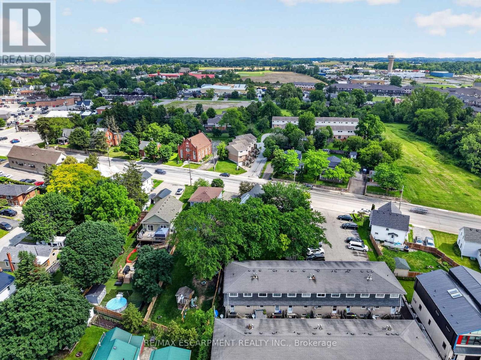 #6 156 ST CATHARINES STREET - 43