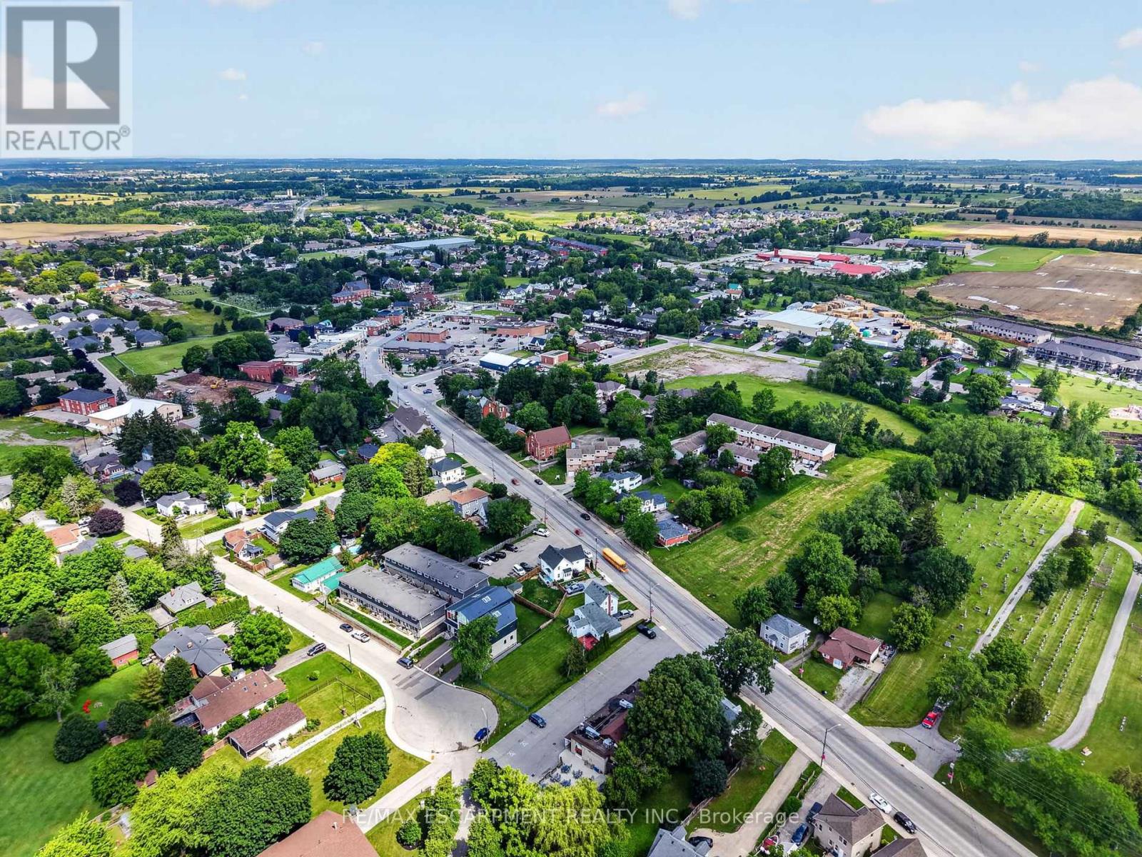 #6 156 ST CATHARINES STREET - 44