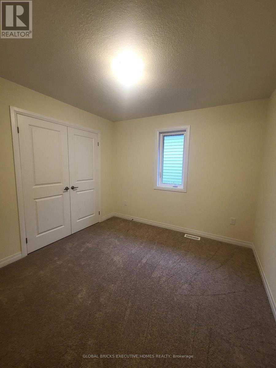 11 POETT AVENUE - 35