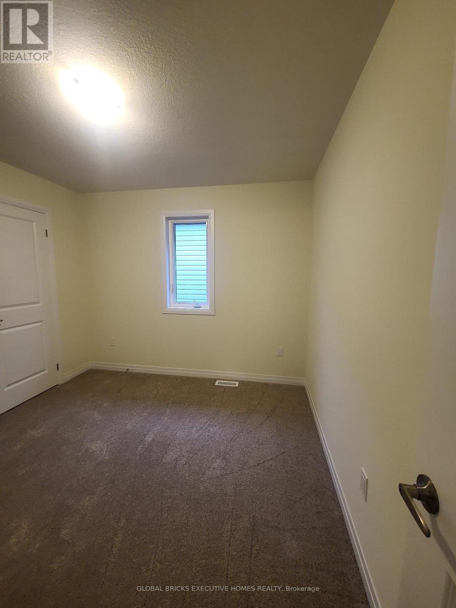 11 POETT AVENUE - 36