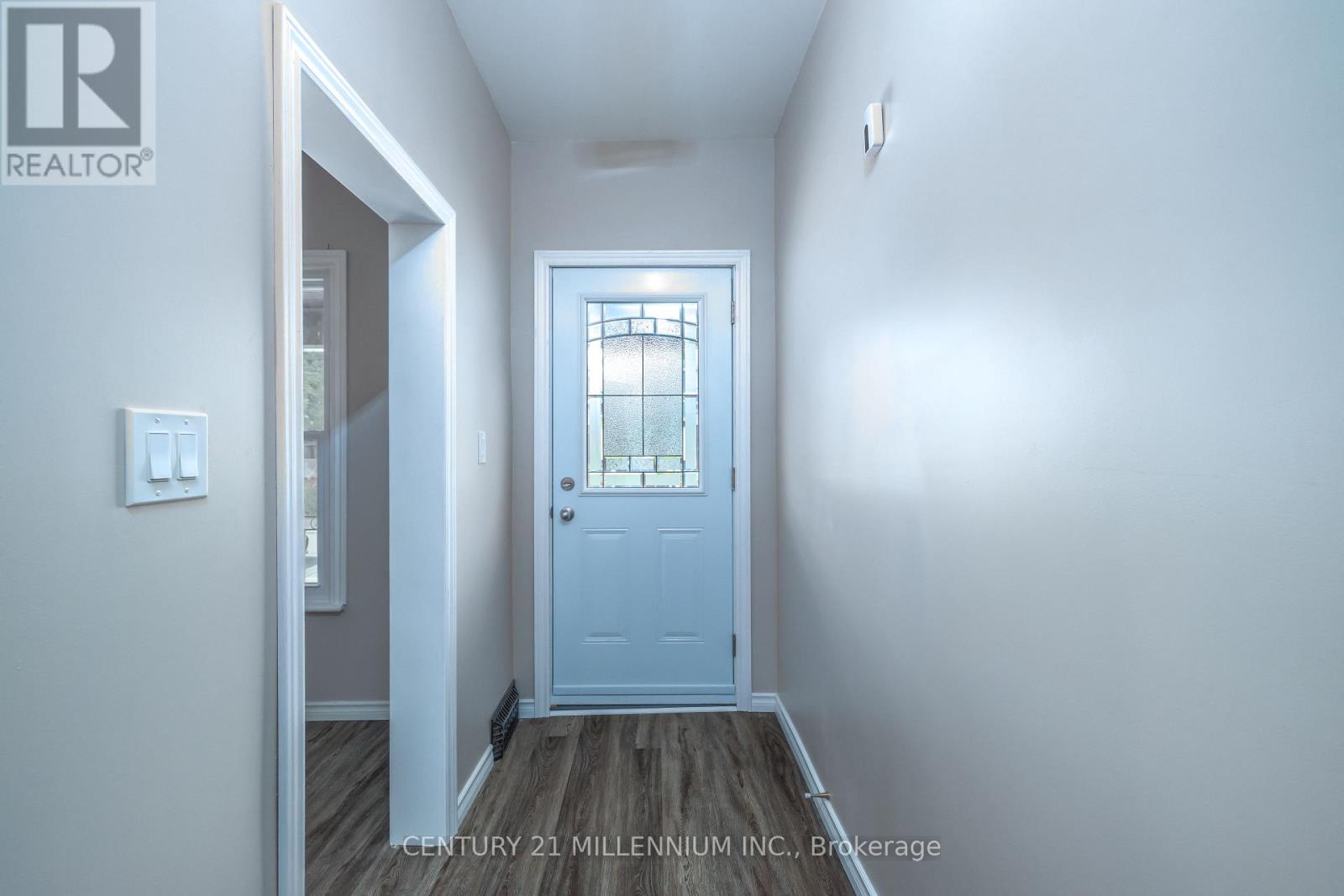242 BALMORAL AVENUE N - 11
