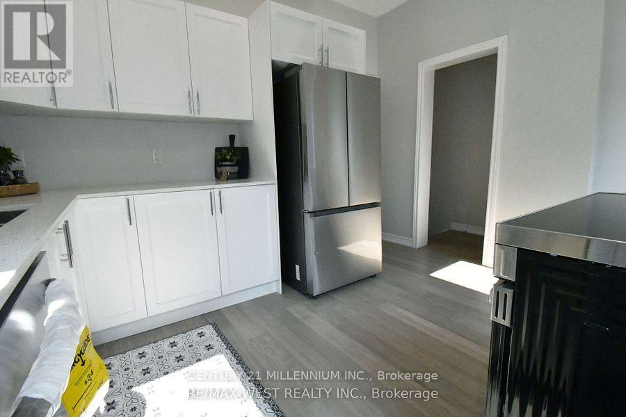 242 BALMORAL AVENUE N - 17