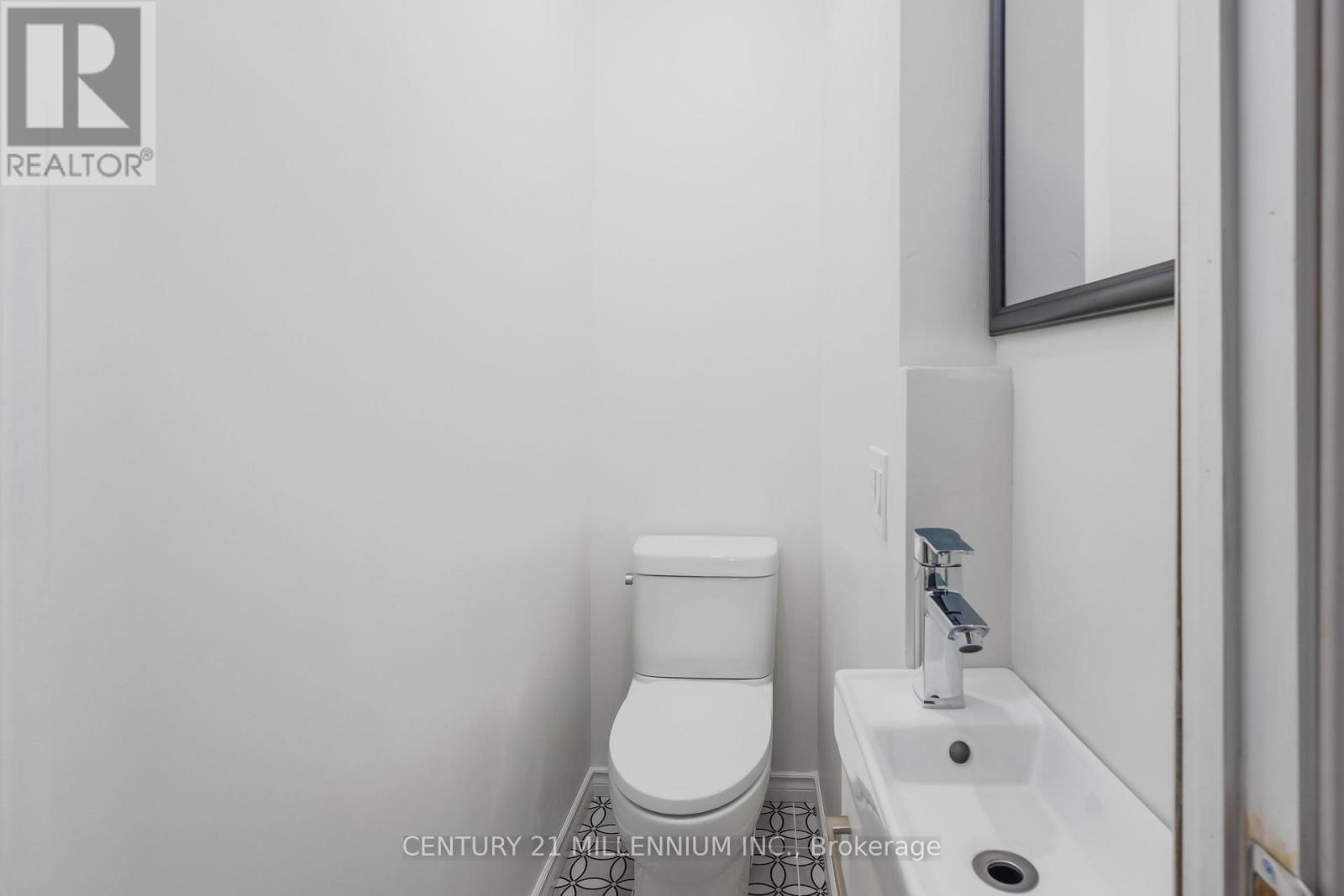 242 BALMORAL AVENUE N - 18