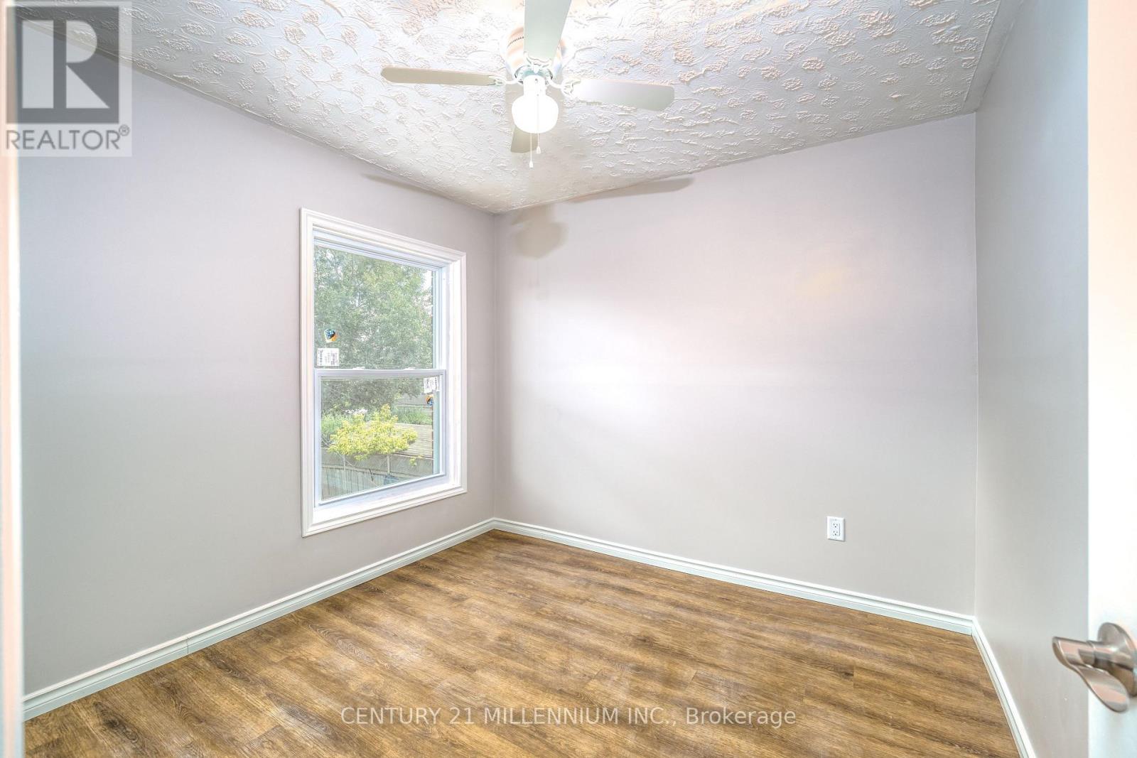 242 BALMORAL AVENUE N - 20