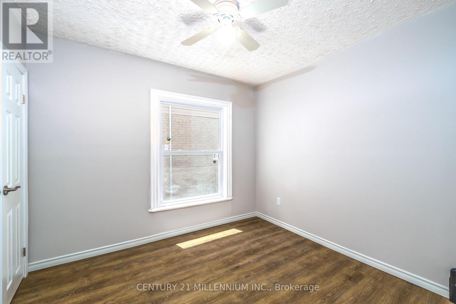 242 BALMORAL AVENUE N - 21