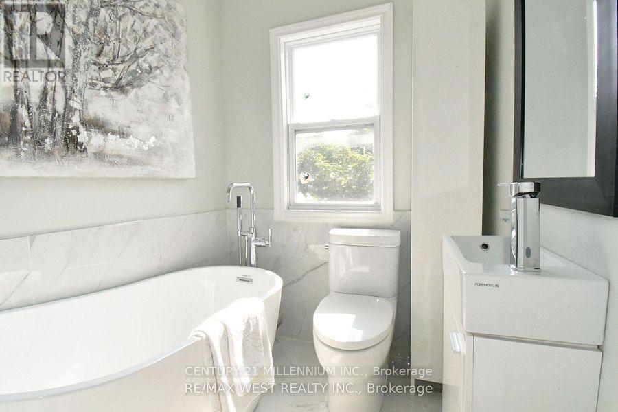 242 BALMORAL AVENUE N - 24